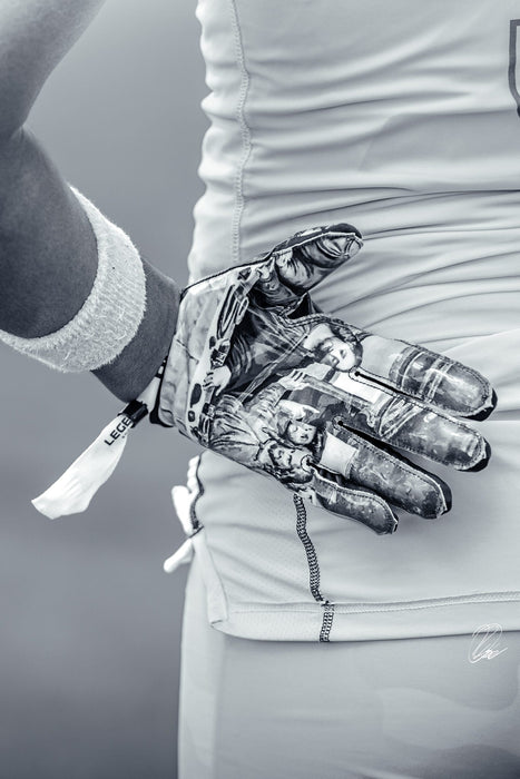 LAST SUPPER GLOVES Premium Grip + Tap-to-Verse Tech